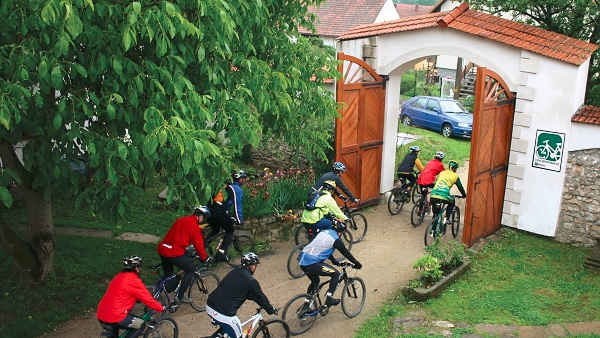 Cyklisté vítáni  |  www.cykliste-vitani.cz