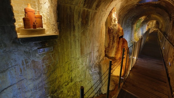 Exkurze do podzemí Vřídelní kolonády  |  Karlovy Vary