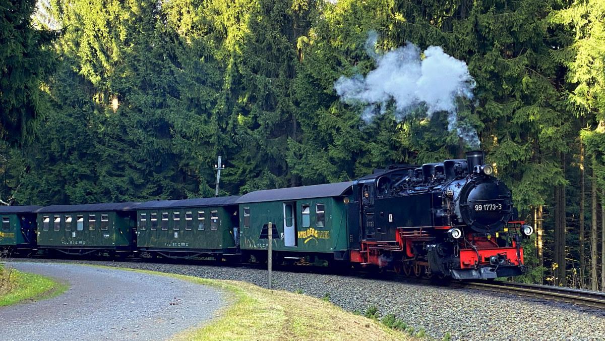 Fahren Sie mit einer Dampflokomotive auf der Fichtelbergbahn